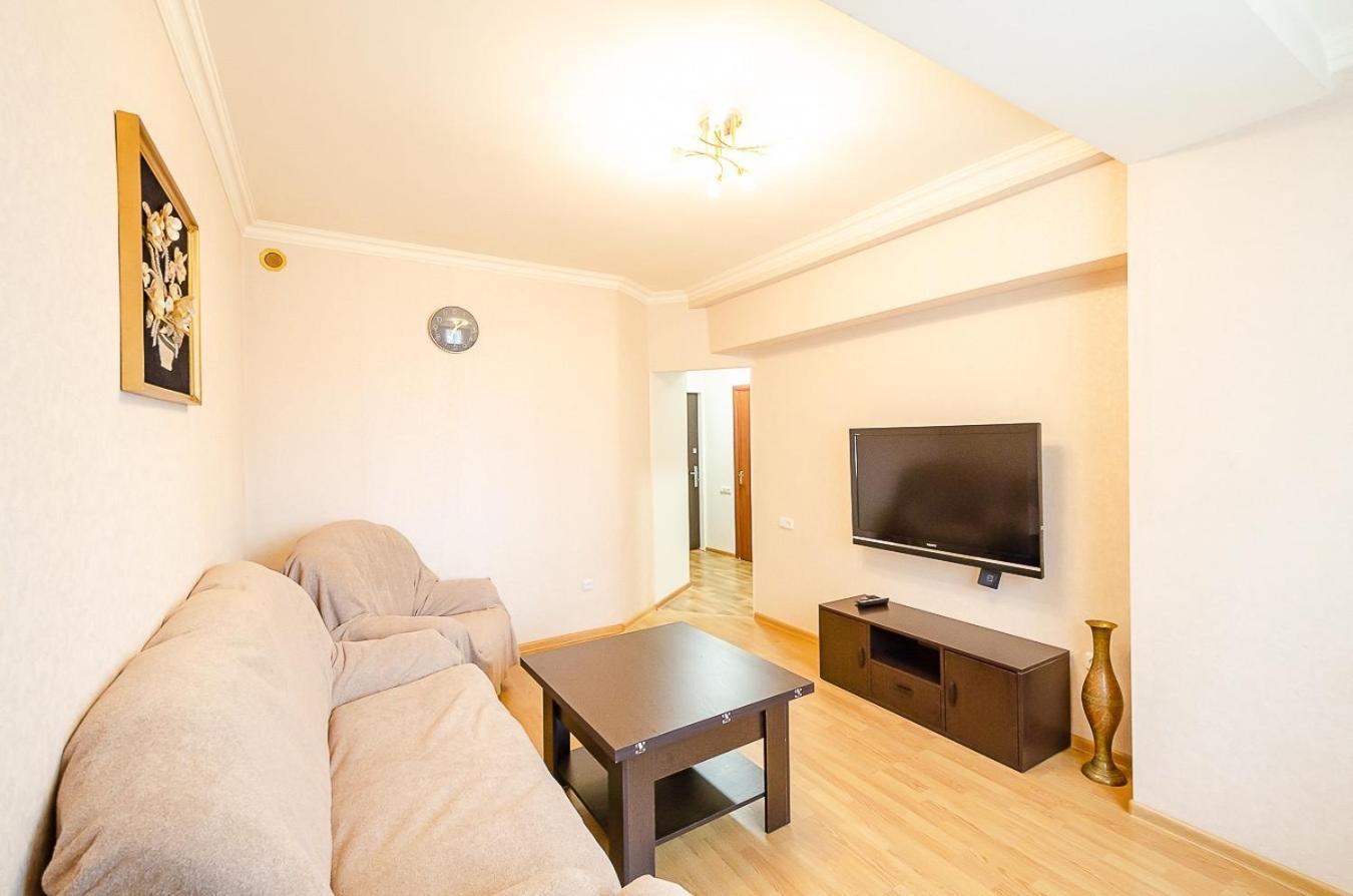 Excellent Apartment In The Center Of The Capital.Amiryan Erivan Exterior foto
